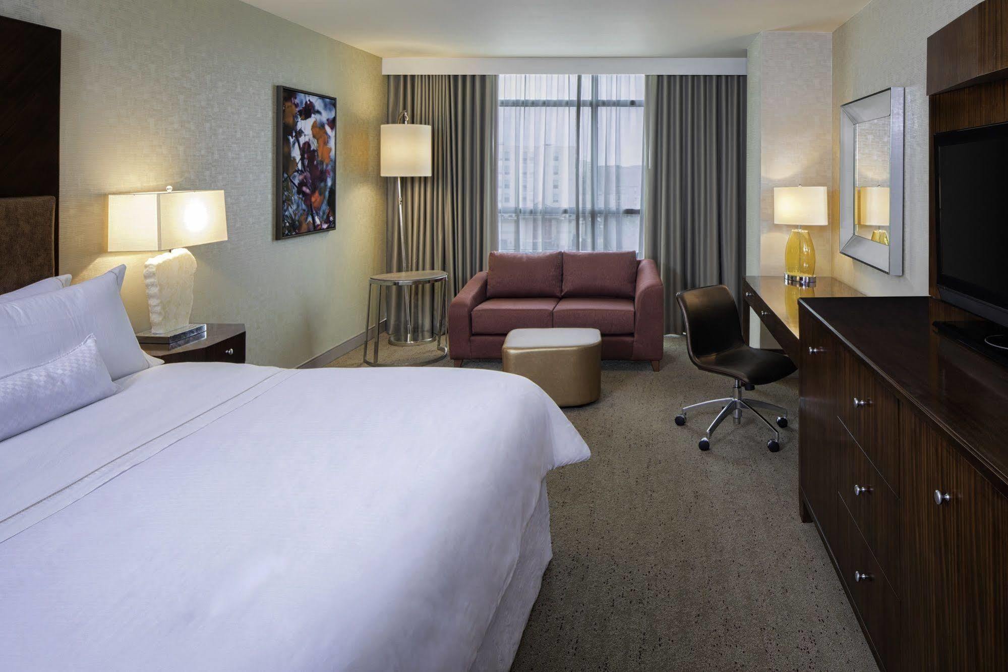 Отель The Westin Маунт-Лорел Экстерьер фото